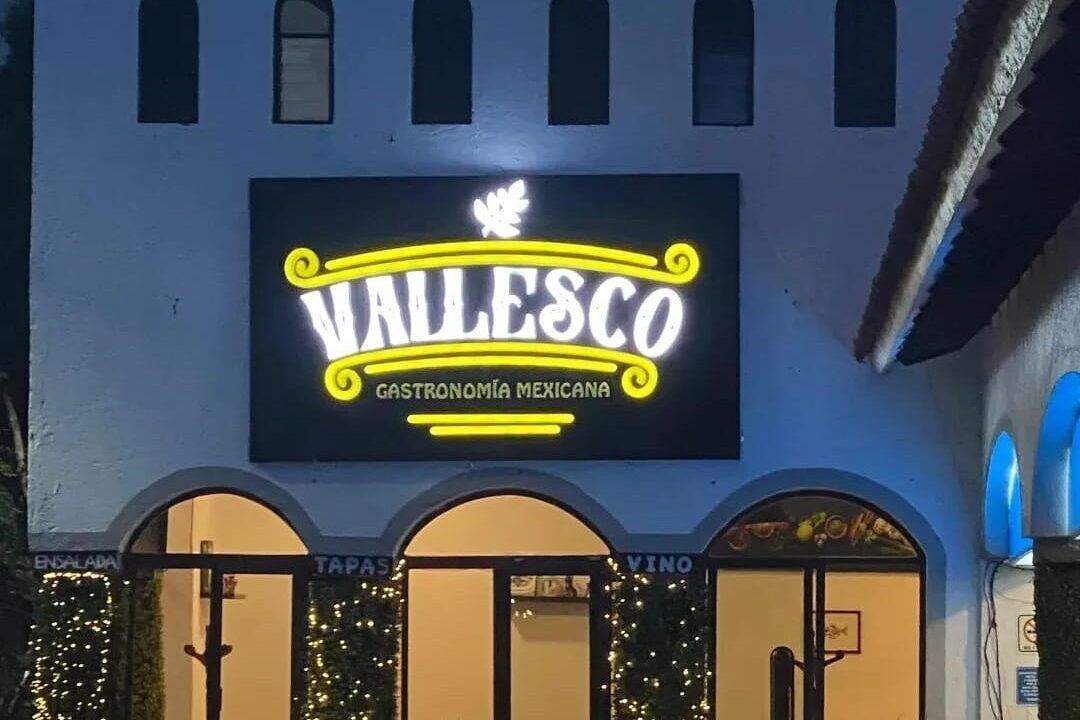 corte CNC e iluminación LED